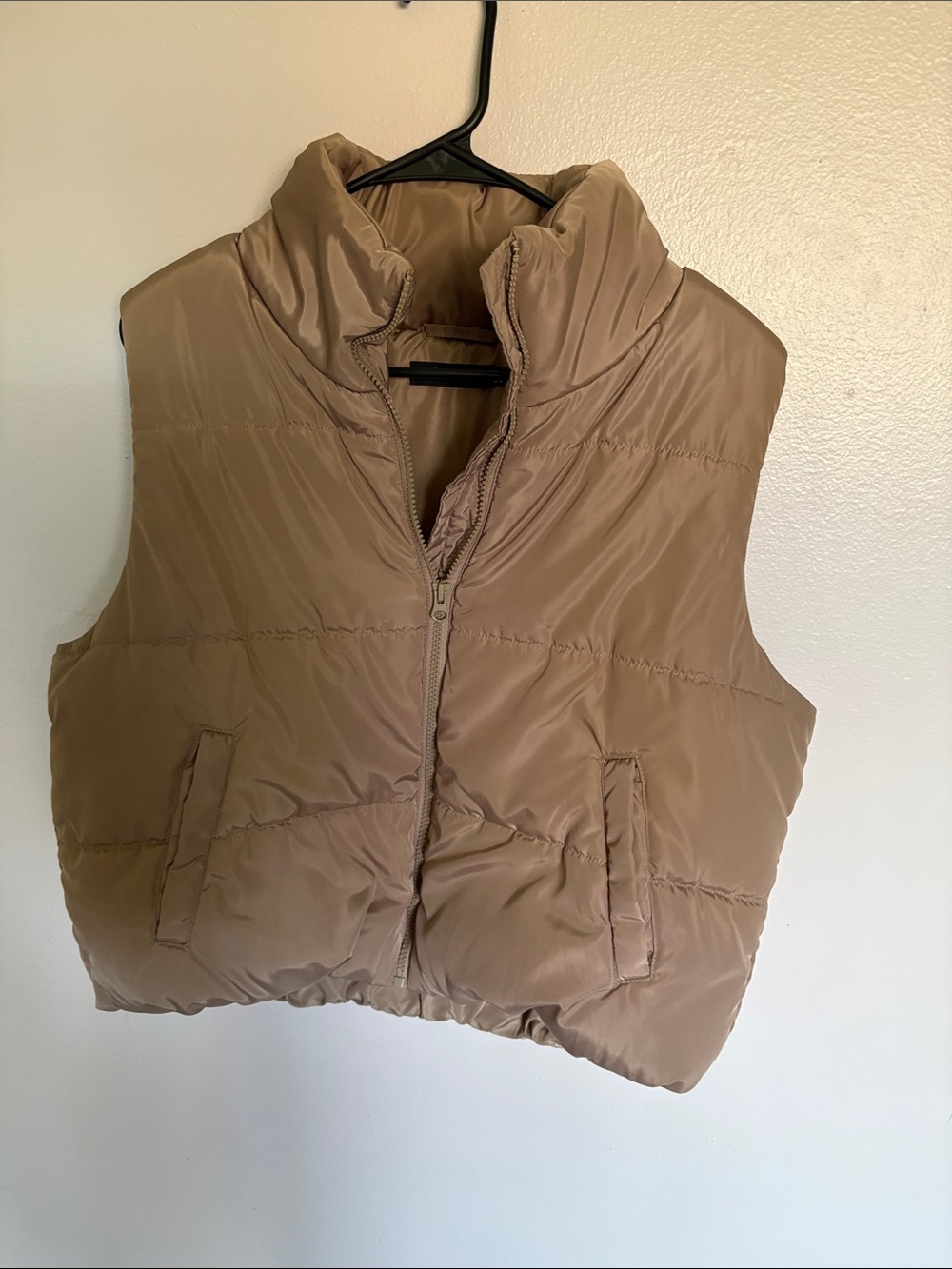 Women’s Cropped Khaki Quilted Puffer Vest